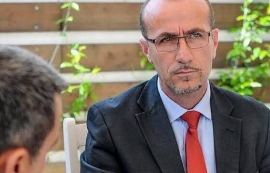  Bekim Haxhiu: Qeveria Kurti anashkaloi në procesin e vaksinimit Naser Ramadanin e Isuf Dedushajn 