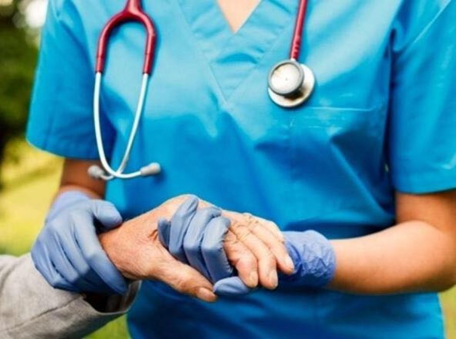  “Një infermier po kujdeset për njëzet pacientë me Covid” 
