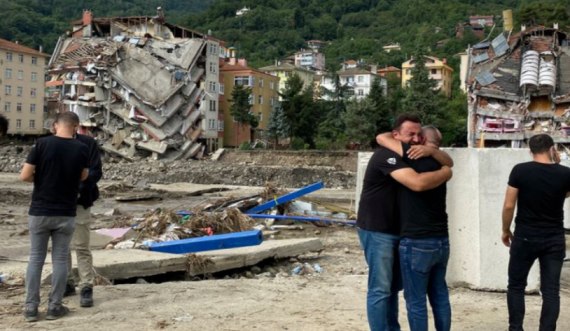  Rritet numri i viktimave, pamje nga pasojat e vërshimeve në Turqi 