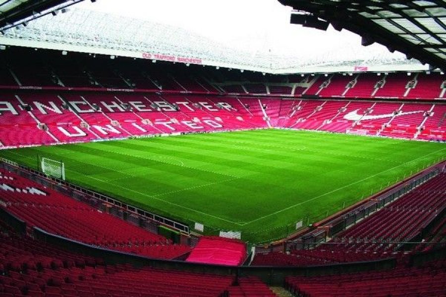 Manchester United e fillon sot edicionin e ri në Premier League, e pret rivalin e madh në “Old Trafford”