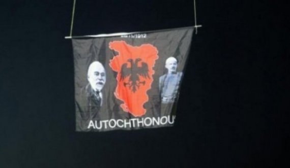 Flamujt me Isa Boletinin në veri çmendin Serbinë 