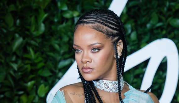 Rihanna është miliardere, por e dëshmon se e pëlqen thjeshtësinë
