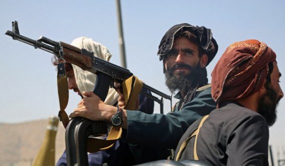 Talibanët arrestojnë katër militantë të IS-it