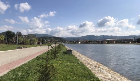  Një 11-vjeçar bie në liqenin akumulues në Mitrovicë, policia jep detaje 