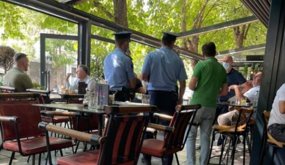  Policia aksion nëpër lokalet e Prishtinës, kontrollon a po respektohen masat 