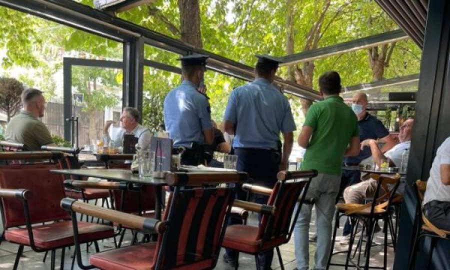  Policia aksion nëpër lokalet e Prishtinës, kontrollon a po respektohen masat 