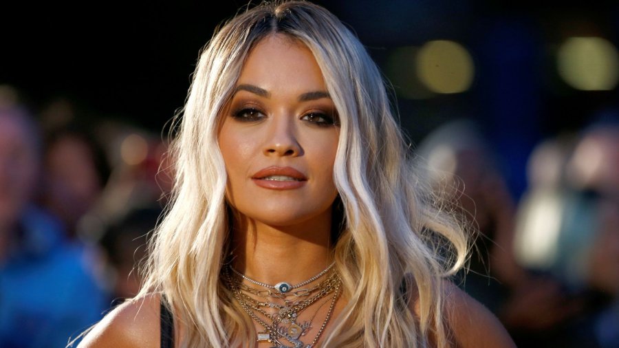 Rita Ora publikon këngën e saj të re 'Sea Side'