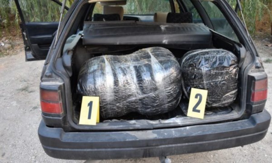  Kapen 31 kg drogë në Komoran, vihen në pranga dy persona 
