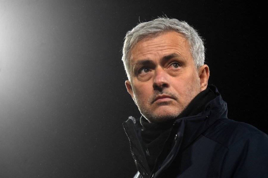  Mourinho: “Të dashurat e lojtarëve do të mërziten me mua” 