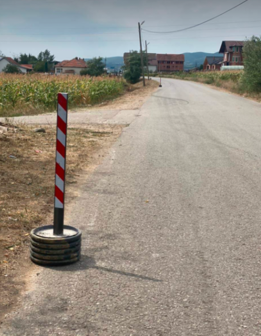 Komuna e Vushtrrisë investon me ndërtimin trotuarit afër shkollave