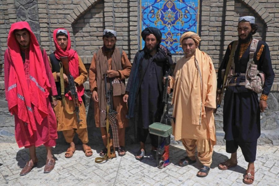 “Do të ekzekutonim këtu, por bota po na sheh”, afganët kërcënohen nga talibanët vetëm pse veshën xhinse