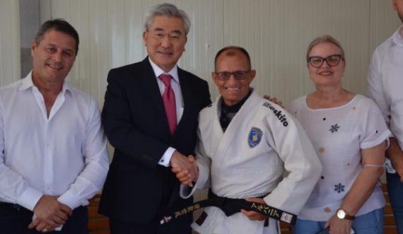 Anton Cena e priti ambasadorin japonez Takeda, mori lëvdata për qendrën sportive “Majlinda Kelmendi”