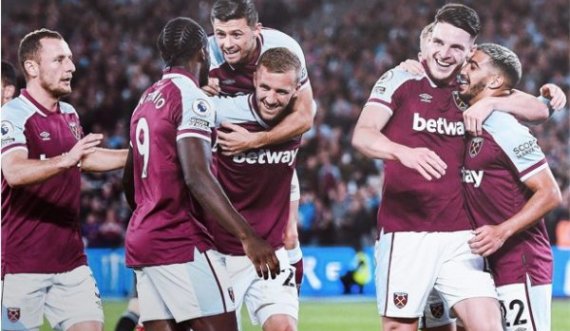 West Ham e mposht bindshëm Leicesterin, merr primatin në tabelë