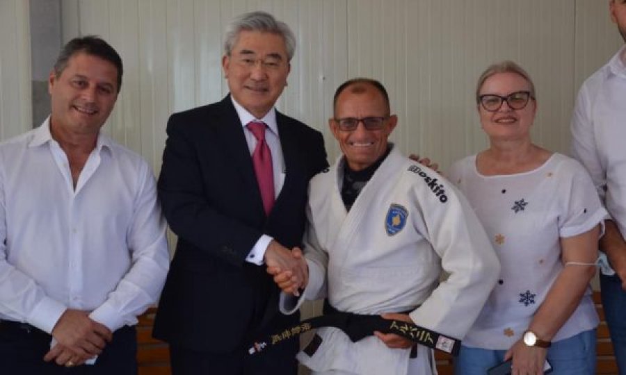 Anton Cena e priti ambasadorin japonez Takeda, mori lëvdata për qendrën sportive “Majlinda Kelmendi”