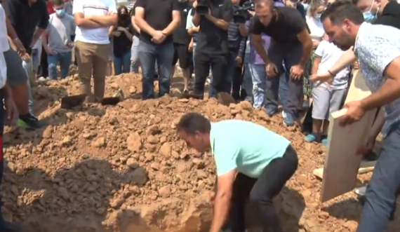  I jepet lamtumira e fundit 18-vjeçares që u vra në Ferizaj 