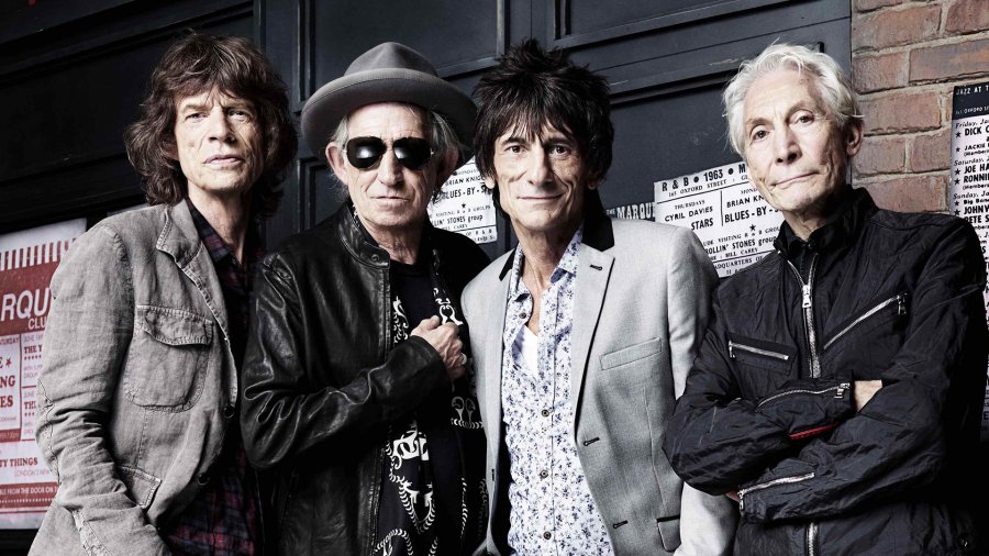 Vdes në moshën 80 vjeçare Charlie Watts, bateristi i Rolling Stones