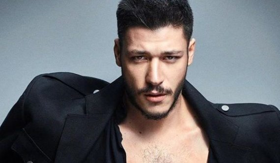 Aktori i njohur turk përfundon në spital me 12 qepje në kokë 