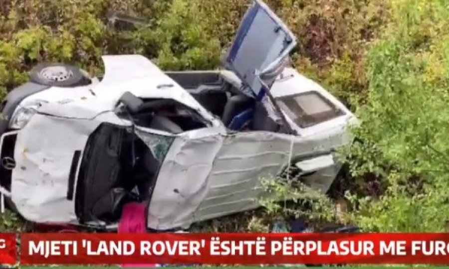 Askush nuk mbijetoi, shoferi dhe 4 pasagjerët ranë në greminë pas përplasjes