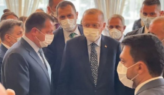 Oligarkët Devolli ‘kapin’ edhe presidentin turk Erdogan, publikohen pamje nga takimi i tyre në Sarajevë