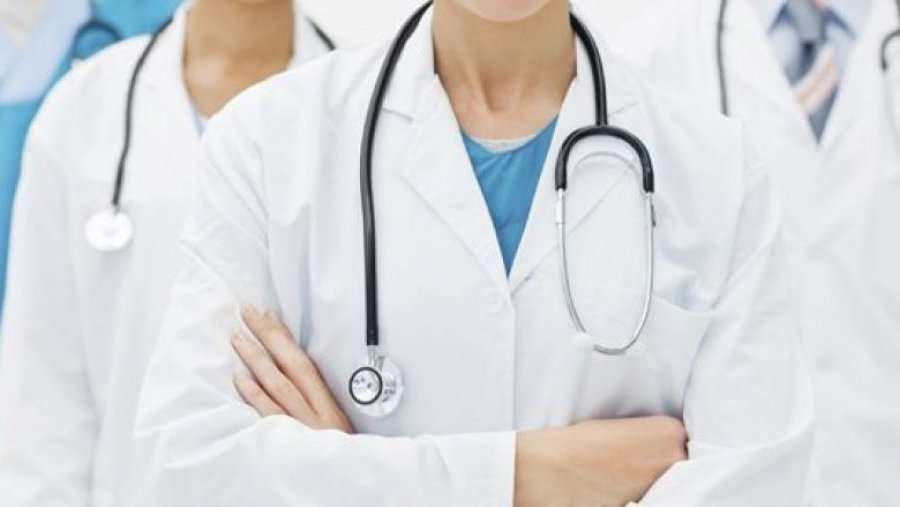  Qeveria angazhon 422 profesionistë shëndetësorë shtesë për ta luftuar pandeminë 