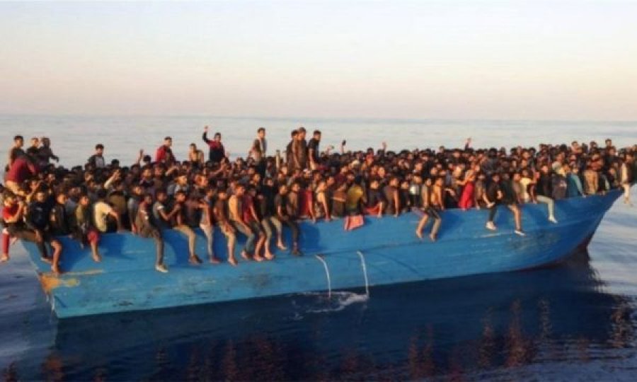 Kriza e emigrantëve në Evropë, shpëtohen mbi 500 njerëz