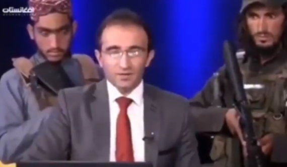  Debatet televizive në Afganistan, moderatori rrethohet nga talebanët e armatosur 