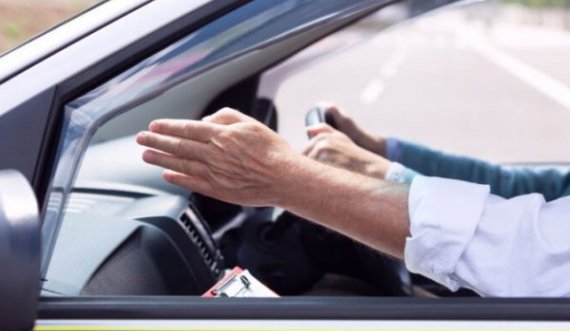  50-vjeçari rrëzohet 192 herë në testin për patentë shofer 