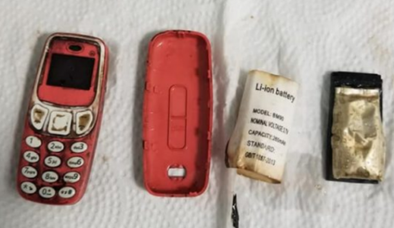 33 vjeçari nga Kosova përpin telefonin, pamje se si i largohet nga trupi me ndërhyrje kirurgjike