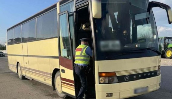Inspektime edhe nëpër autobusë, Policia e Kosovës sigurohet për respektimin e masave