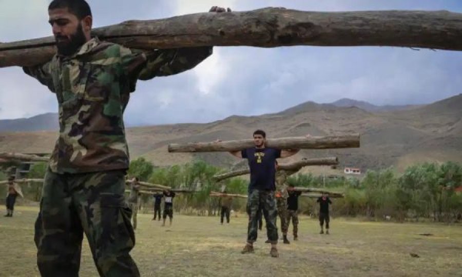 Në pritje të armikut, stërvitja e luftëtarëve në bastionin e fundit të rezistencës afgane