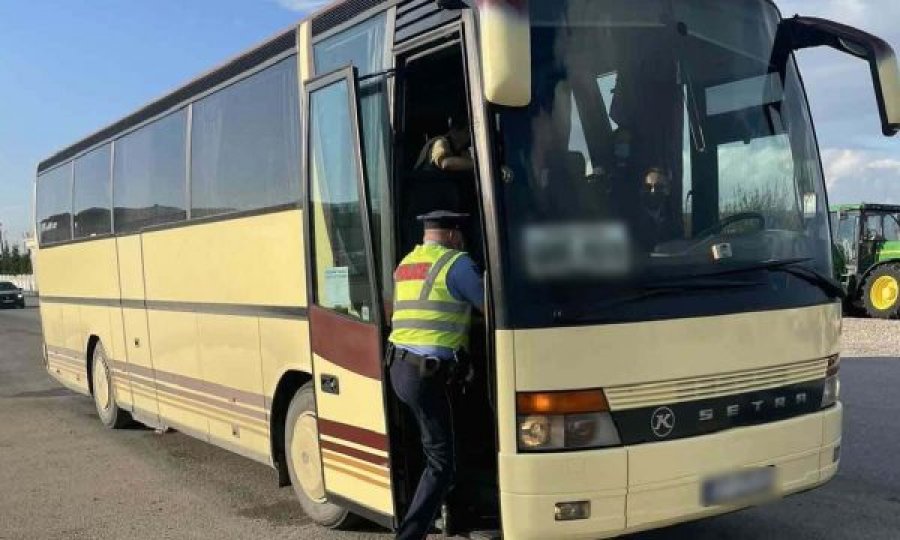 Inspektime edhe nëpër autobusë, Policia e Kosovës sigurohet për respektimin e masave