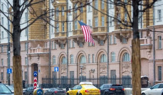 Rusia urdhëron largimin e një pjese të stafit të ambasadës amerikane