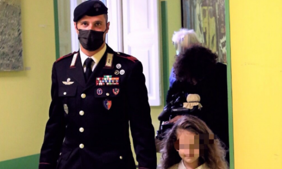 Me mision në Kosovë, karabinieri italian e çon për shërim në Romë 4-vjeçaren nga Kosova që vuan nga diabeti