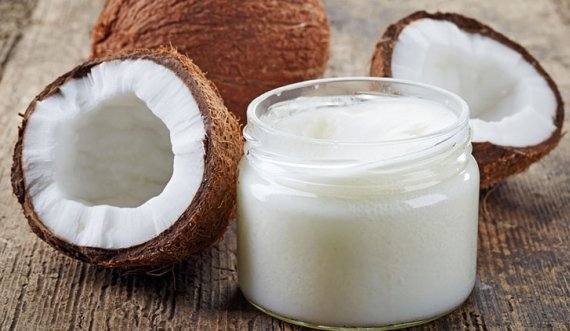 Vaji i kokosit, i pazëvendësueshëm sidomos gjatë verës
