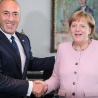 Haradinaj për Merkelin pasi po mbaron mandatin: Mike e madhe e Kosovës