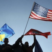 EL PAIS: Rruga drejt BE-së me mjegull, ja pse Prishtina, Tirana dhe Shkupi janë kthyer kah SHBA-ja