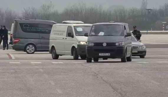 Trupat e viktimave u nisën nga aeroporti, familjarët do të kryejnë ceremoninë e varrimit