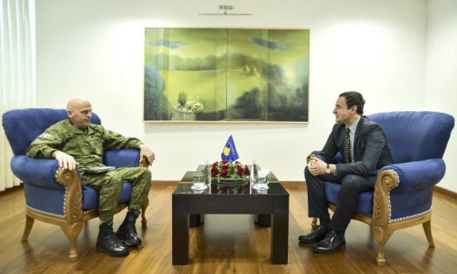 Kryeministrin Kurti e pret në zyrë komandantin e ri të FSK-së