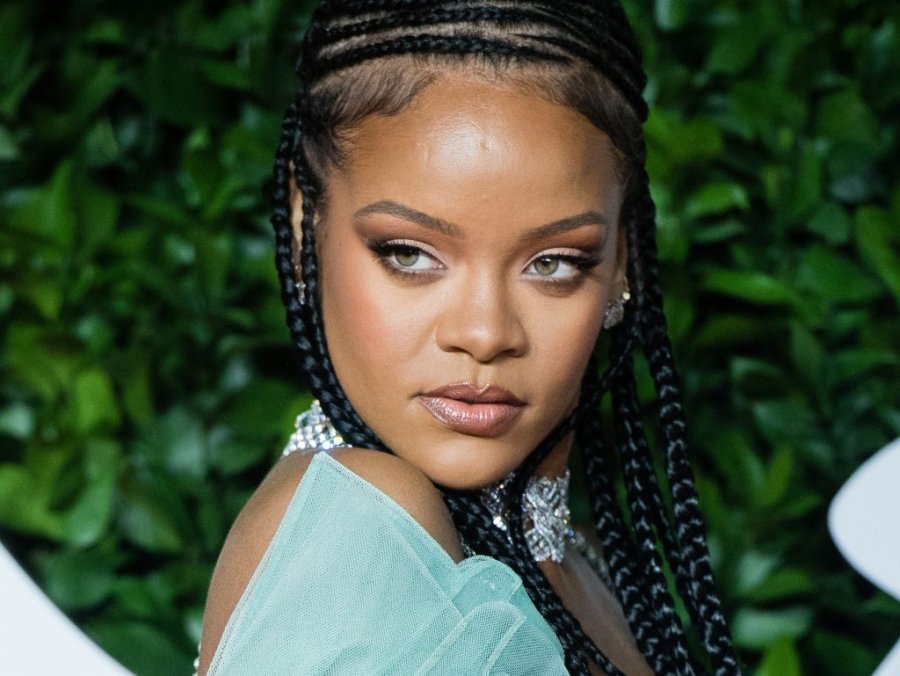 Rihanna sërish me një paraqitje të guximshme