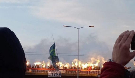 Protestat në Serbi vazhdojnë, raportohet për përleshje dhe incidente