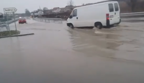 Reshjet e shiut shkaktojnë vërshime në Drenas