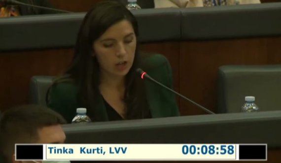 Kurti: Deputetët e Listës Serbe nuk e nderuan Senatorin Dole në një minut heshtje, veç pse është mik i shqiptarëve