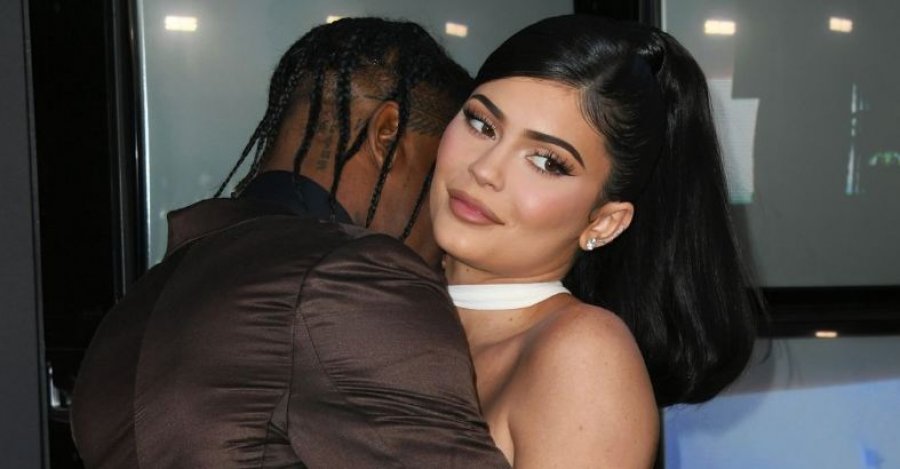 Kylie Jenner dhe Travis Scott janë ‘100% së bashku’