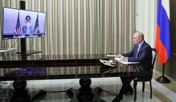 Po diskutohet për luftë, biseda Biden-Putin nis me buzëqeshje