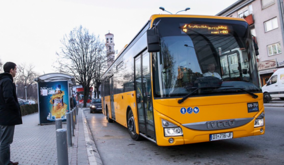 Një rast tepër i çuditshëm ka ndodhur në autobusin e Trafikut Urban në Prishtinë, qytetari ofendon konduktorin 