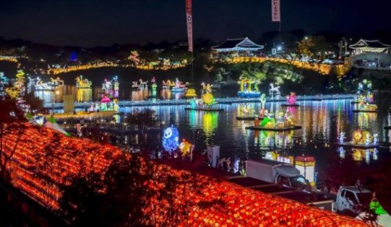 Festivali i Fenerëve ndriçon rrugët e Seulit