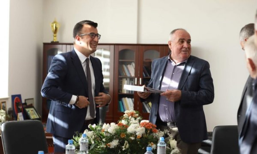 Ilir Ferati merr detyrën e Kryetarit të Komunës së Istogut