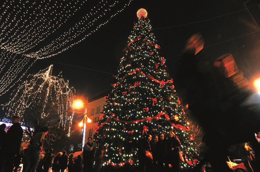 Festimet për Vitin e Ri zbehen nga pandemia për të dytin vit radhazi