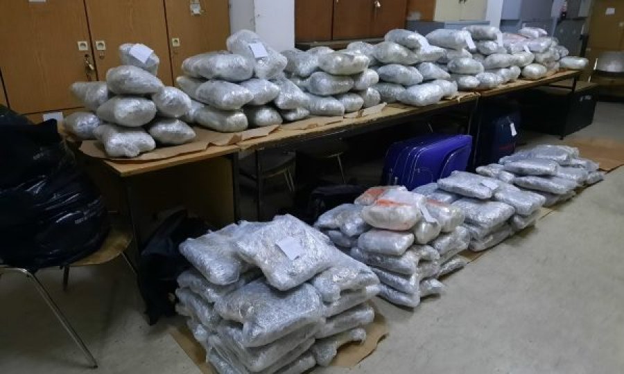 Si u kapën dje 200 kg drogë në Maqedoninë e Veriut që kishin hyrë nga Kosova