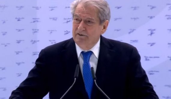 Kuvendi i PD/ Berisha fillon fjalimin, mbështetësit e ndërpresin